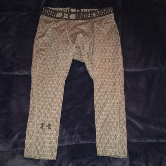 Under Armour Other - 3/4 length compression pants Under Armor